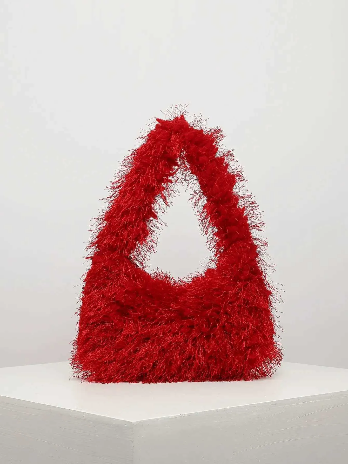 Sac à bandoulière en peluche Y2K de couleur unie en forme de croissant, simple, tout-en-un, joli sac à main pour femme C241106_voghion.com