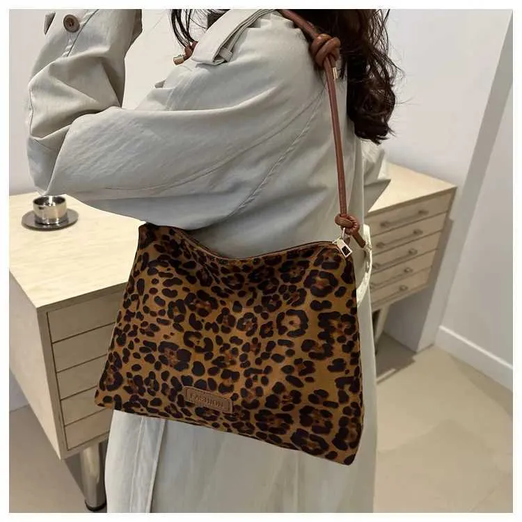 Sac à main de grande capacité pour femme, nouvelle collection automne et hiver, motif léopard, mode, haute texture, polyvalent, pour les déplacements_voghion.com