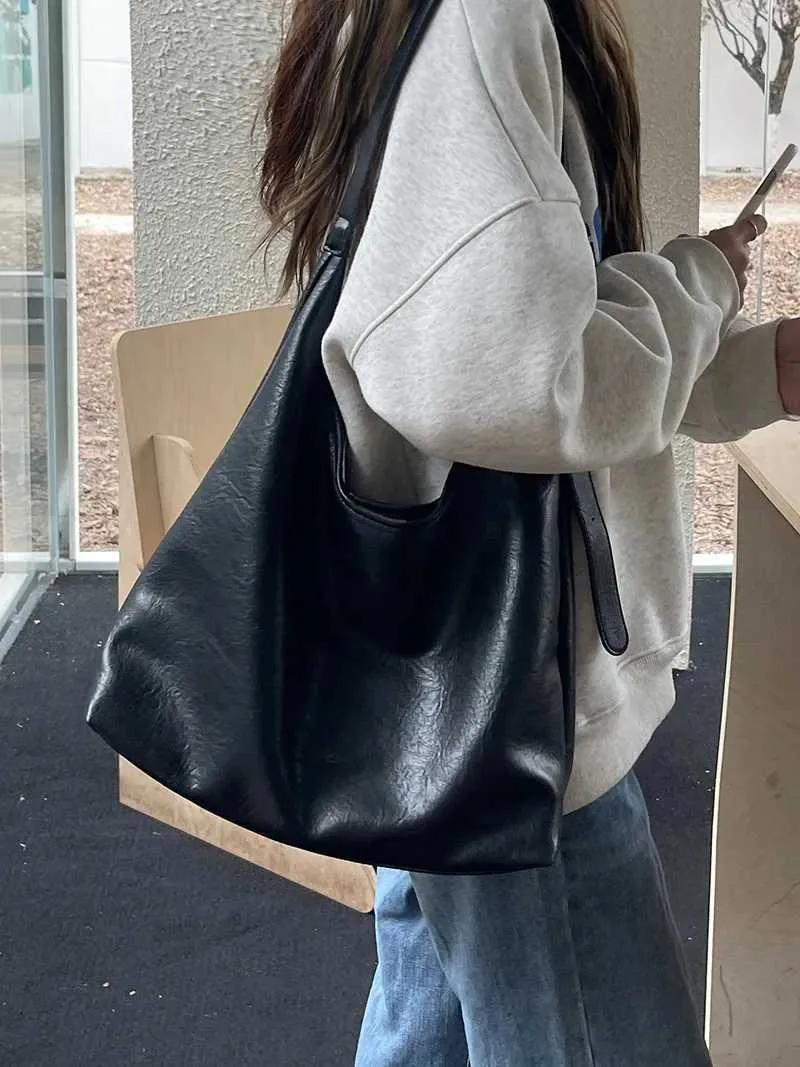 CBAG Lage Capacity Cross Bags For Women High Quality Soft Leather Simple Solid Designer Female Shoulder Ba241031_voghion.com