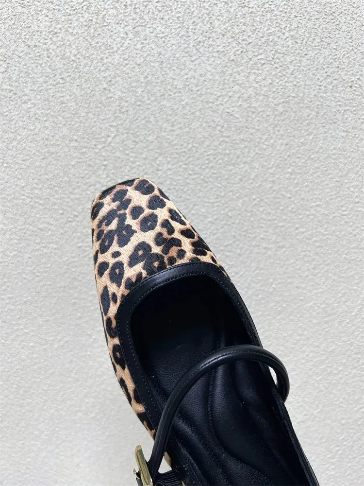 Moda Kadın Düz Yuvarlak Burun Leopar Desenli Rahat Bayan Nefes Alabilir Slip-on Açık Hava Yumuşak Mary Jane Ayakkabı 241126_voghion.com