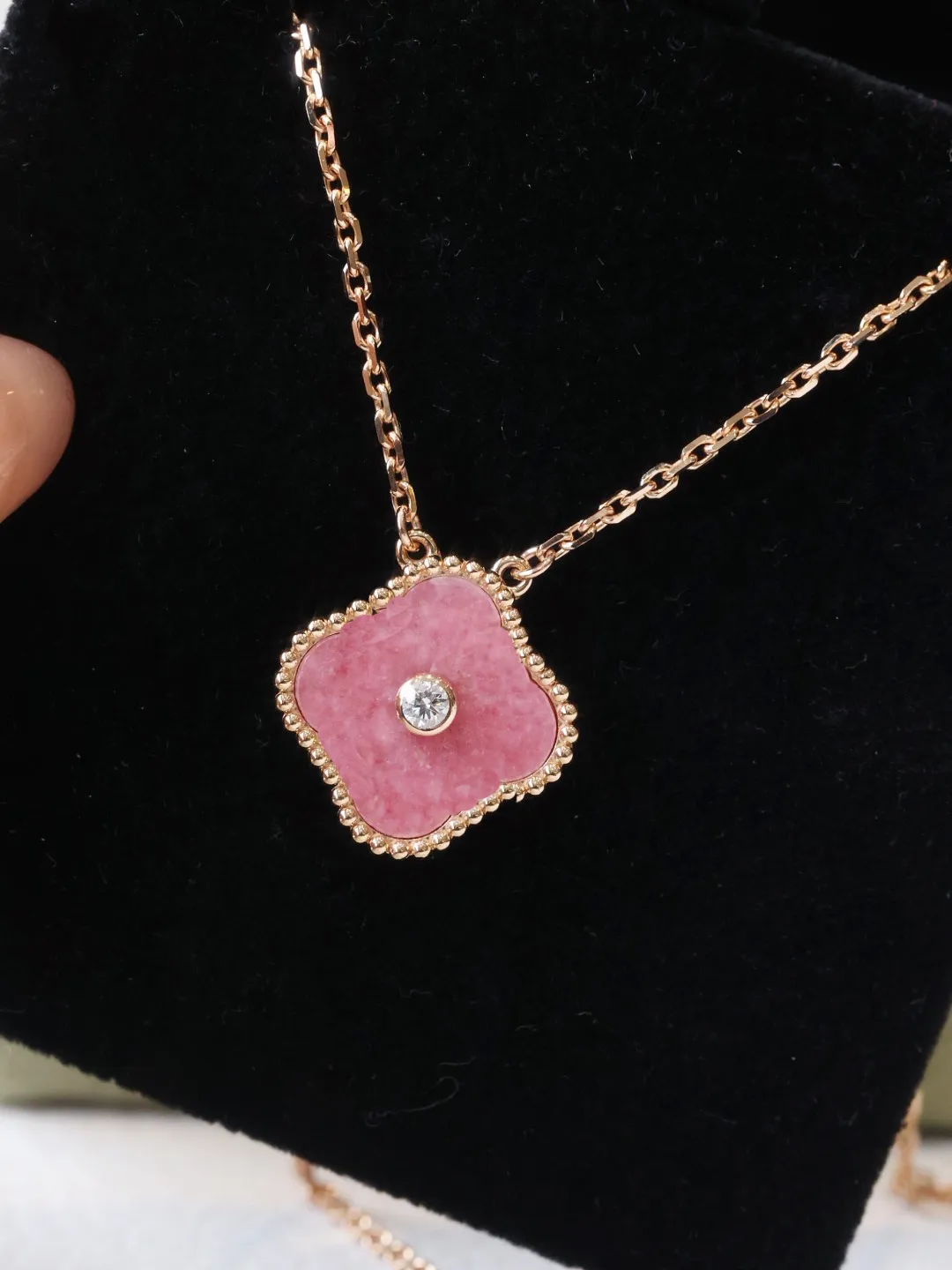 Collana classica alla moda con ciondolo a forma di quadrifoglio, colore oro rosa e blu con diamanti, collane di gioielli firmate per_voghion.com