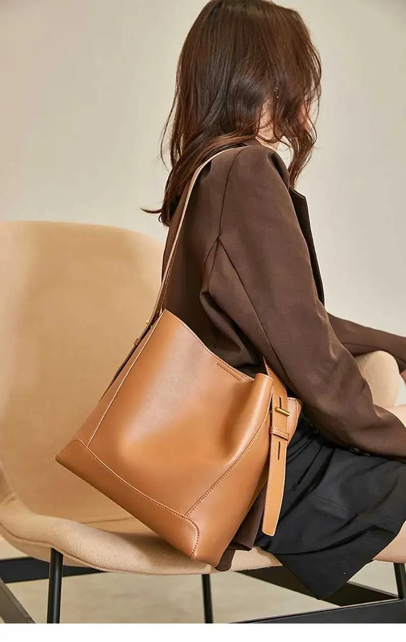 Denim shoulder fashion trend designer bucket large capacity genuine leather womens cross body bag Y241121_voghion.com