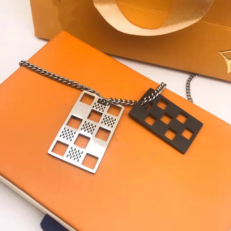 Mit Box Klassische Titanstahl-Buchstabenhalskette Designer Damen Gold Silber Halsketten Männer Geschenk Freundin Hochzeit_voghion.com