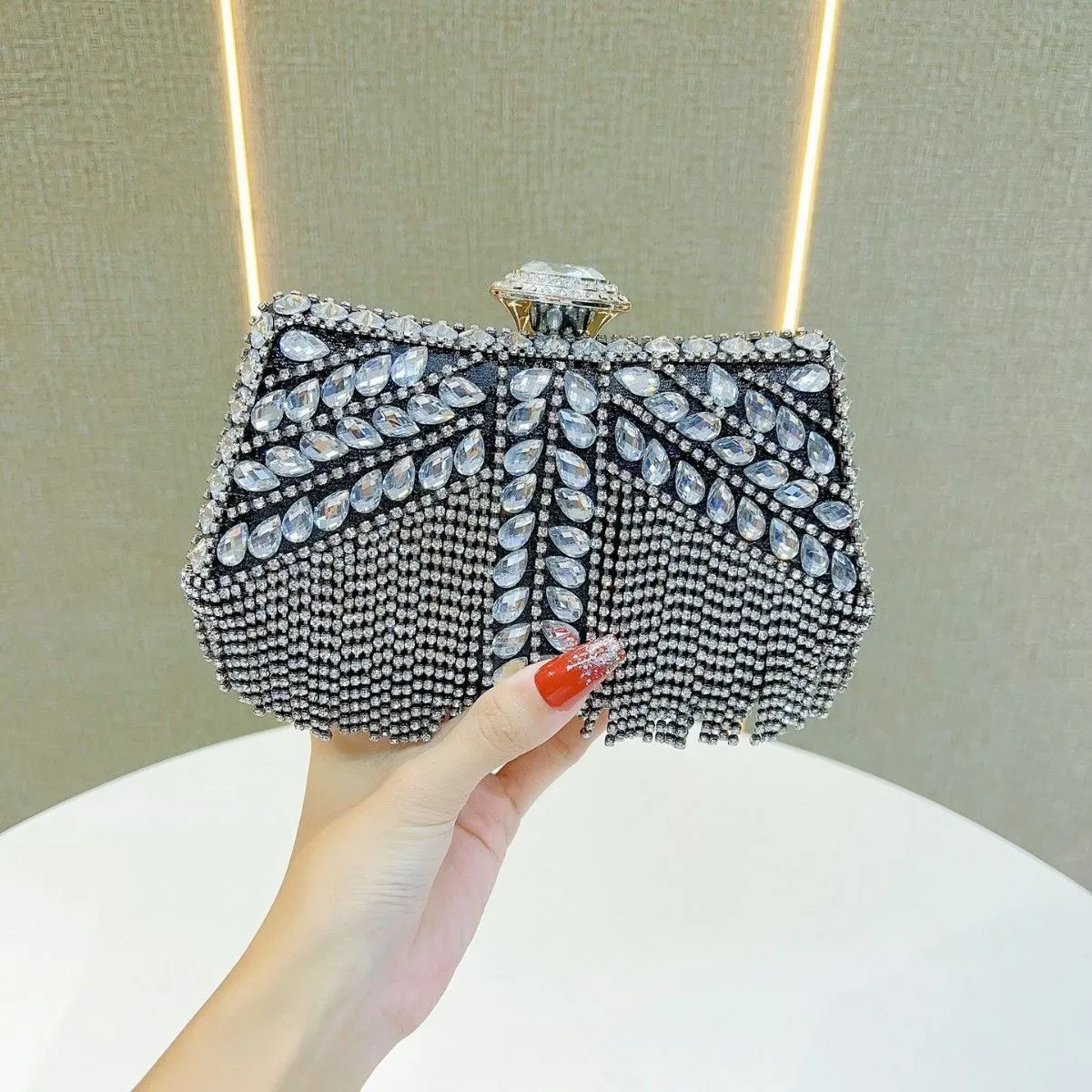 Bohemian-style English Print Bucket Bag, Linen Material, Cross-border Vacation-themed Crossbody Bag_voghion.com