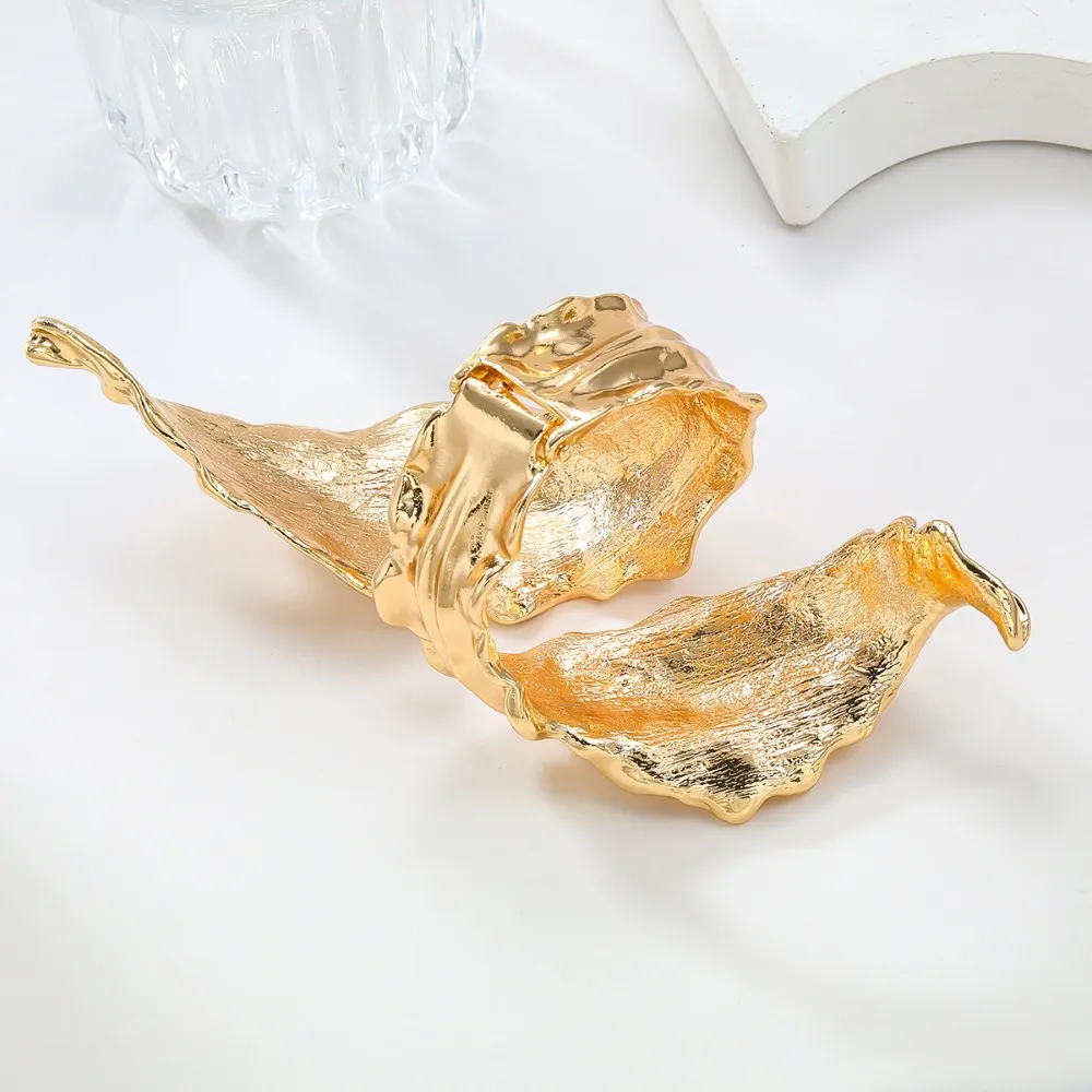 Chunky Leaf Bangle Bohemian Hip Hop Metal Bracelet For Women_voghion.com