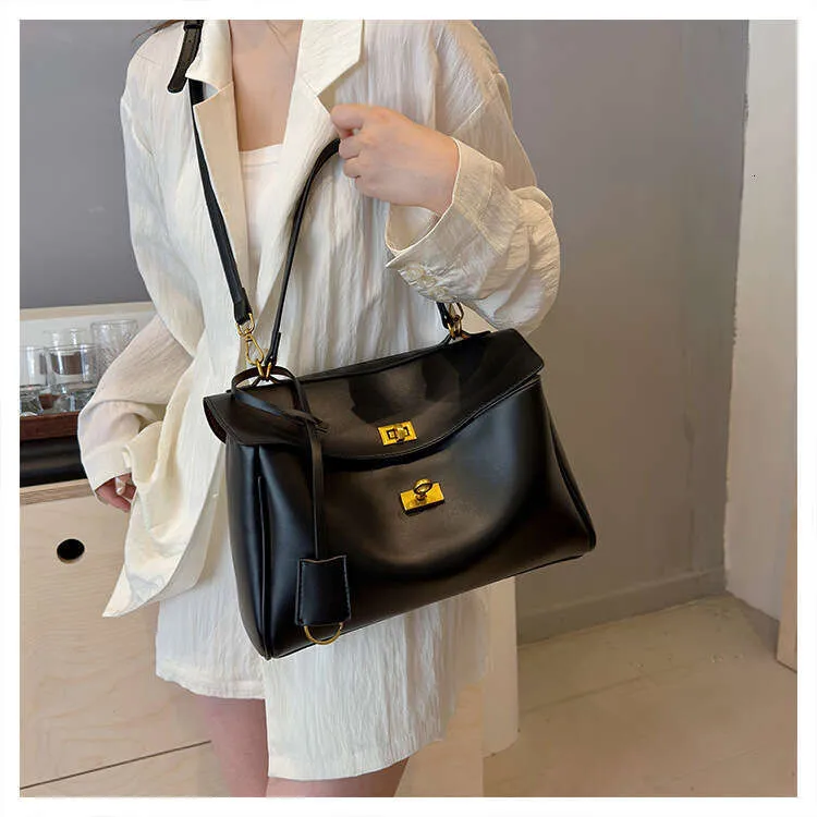 Enkel håndtaske til kvinder i PU-læder med stort håndtag og crossbody-taske til daglig indkøbspose til damer_voghion.com