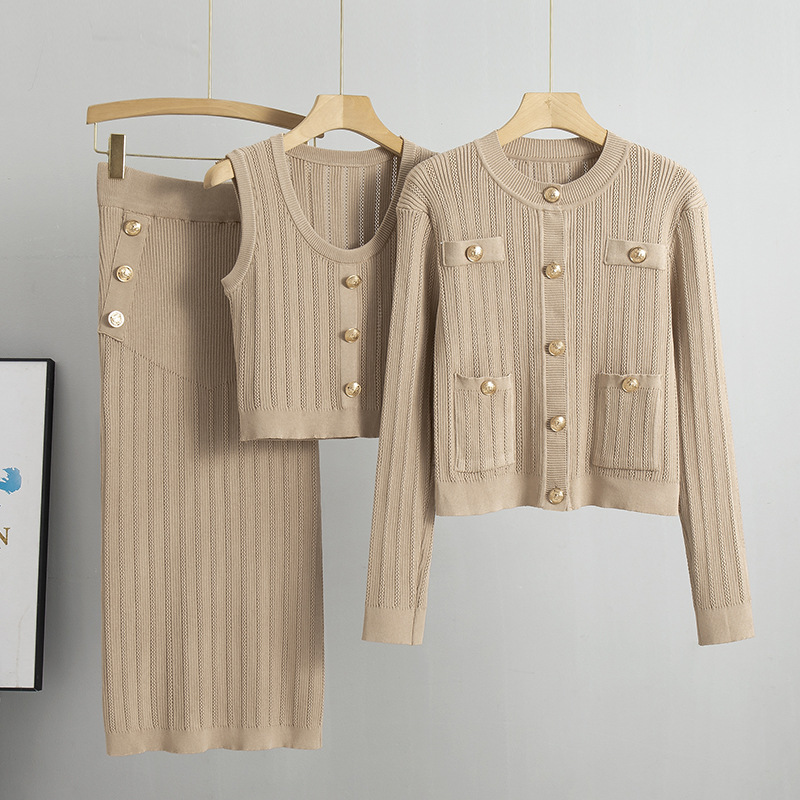 Vêtements pour femmes Costume tricoté pour femmes Printemps Nouveau style Cardigan Pull + Gilet + Jupe tricotée Costume trois pièces