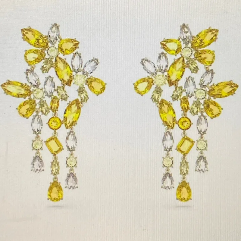 Conjunto de joias com brincos colar e pulseira de pedras_voghion.com