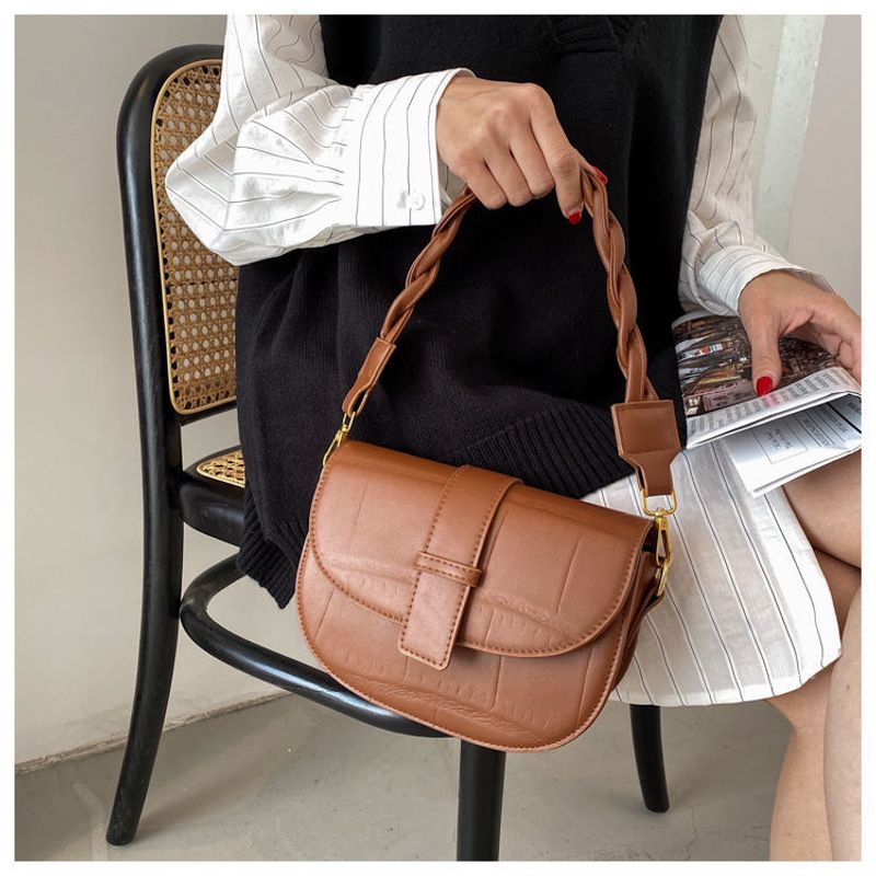 Crossbody Wom, Unterarm Sattel Temperament und Freizeittasche, 2023 neue trdy koreanische Version, strukturierte kleine_voghion.com