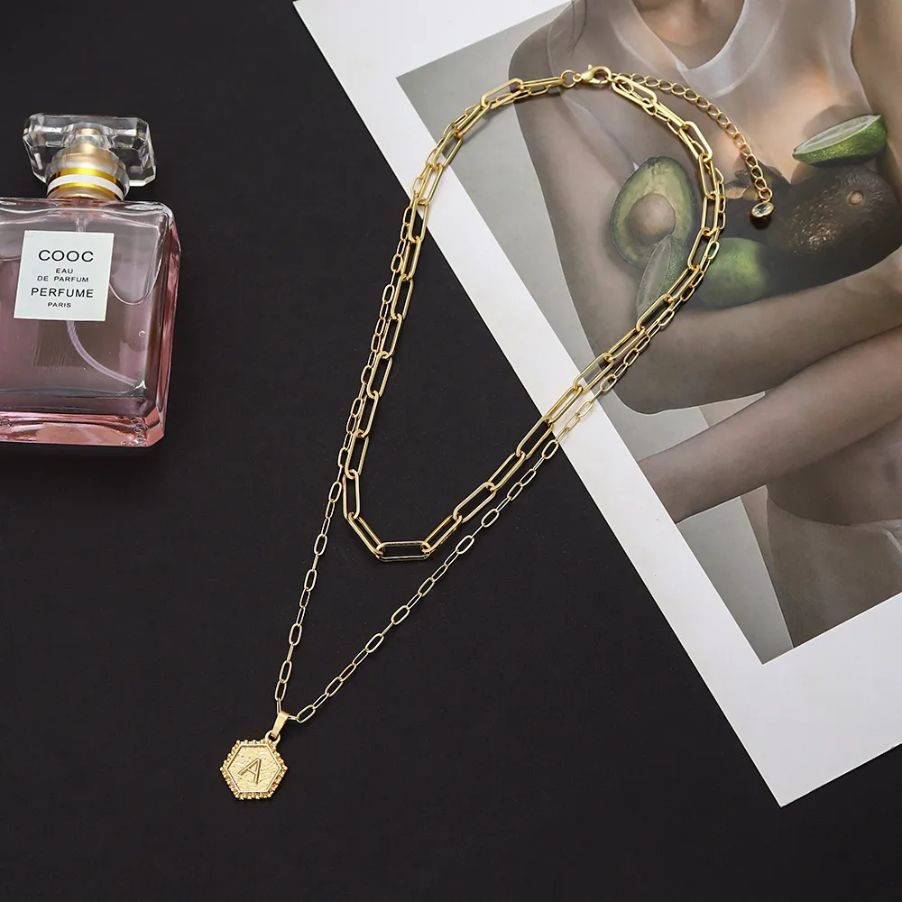 Colliers pendentifs délicats superposés avec initiales pour femmes, chaîne en or avec trombone, collier ras du cou simple avec lettres hexagonales_voghion.com