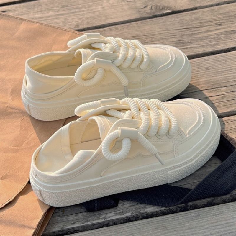 Two pairs of canvas worn by lazy people, one foot pedag and half mopping small white for women. 2024 summer new niche_voghion.com