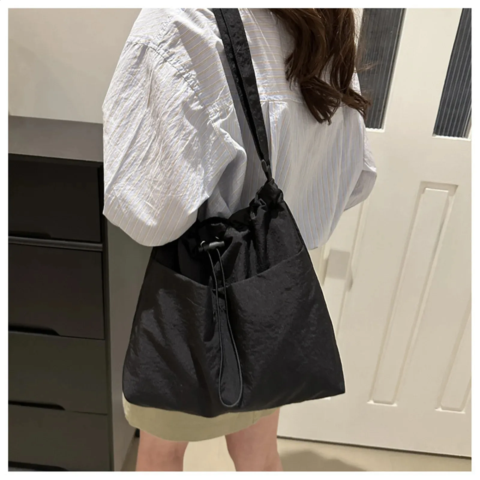 Sac à bandoulière polyvalent de grande capacité pour femme, sac à main fourre-tout minimaliste léger pour l'été 240827_voghion.com