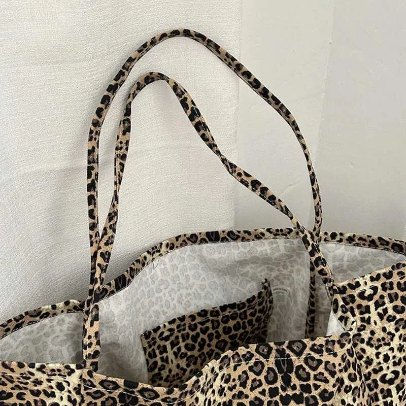 Women's Leopard Print Canvas Tote Bag Large Capacity Handbag_voghion.com