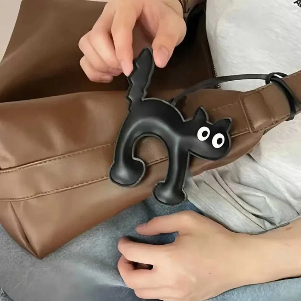 Classic and leather cat shaped cute car pocket charm mobile phone pendant Trinket keychain accessories Y241121_voghion.com