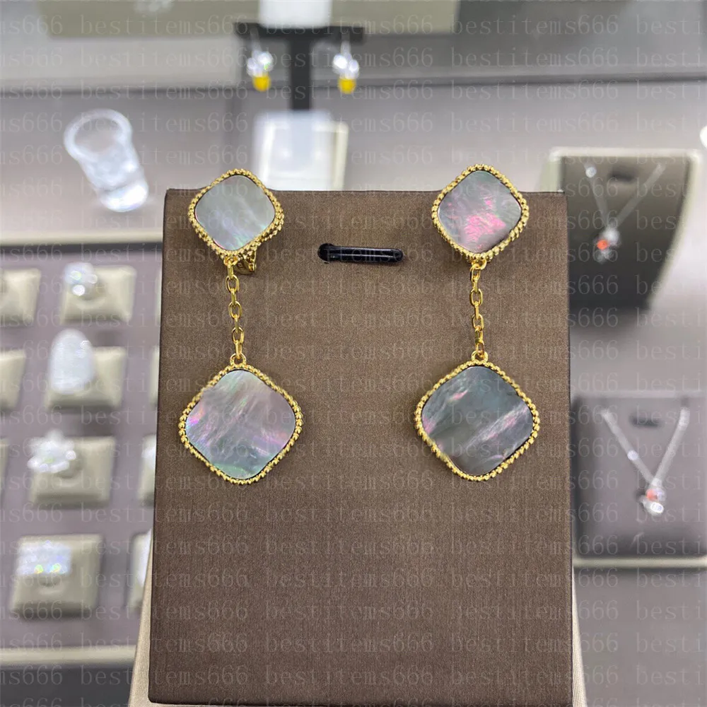 Due orecchini a bottone con ciondolo a forma di quadrifoglio, in madreperla, argento e agata placcata oro, per donne e ragazze_voghion.com