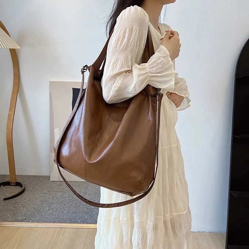 LEFTSIDE Sac à bandoulière tendance en cuir pour femmes 2023, tendance, simple, grande capacité, rétro_voghion.com