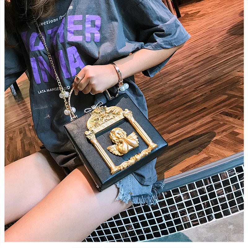 Small Baroque Angel Shoulder Bag For Women With Chain Strap_voghion.com