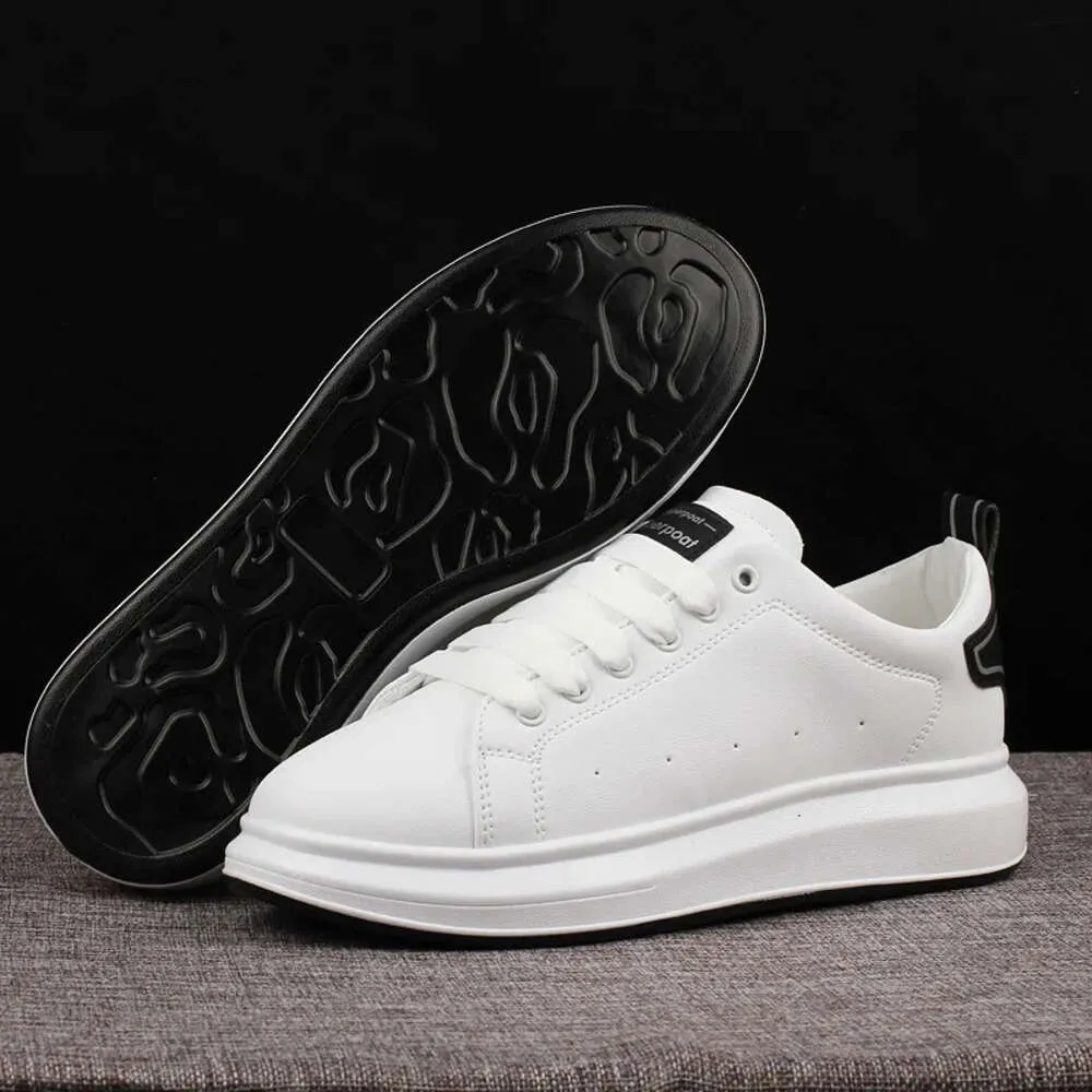 Scarpe da passeggio/tennis comode, casual e con suola spessa, da uomo e da donna, bianche e sportive_voghion.com