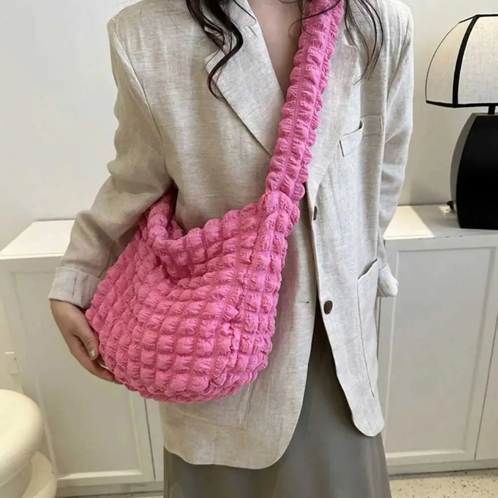 Faltige Umhängetasche für warme Schuhtaschen, plissierte Wolkenblasen, Nylon-Geldbörsen, große tragbare Handtaschen Y241026_voghion.com