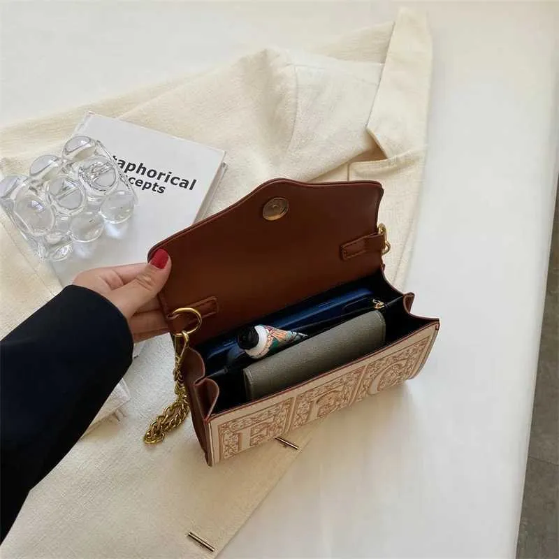 Korean Version Of Niche Design Embroidered Chain Womens Shoulder Crossbody Bag New Fashionable And Stylish Texture_voghion.com