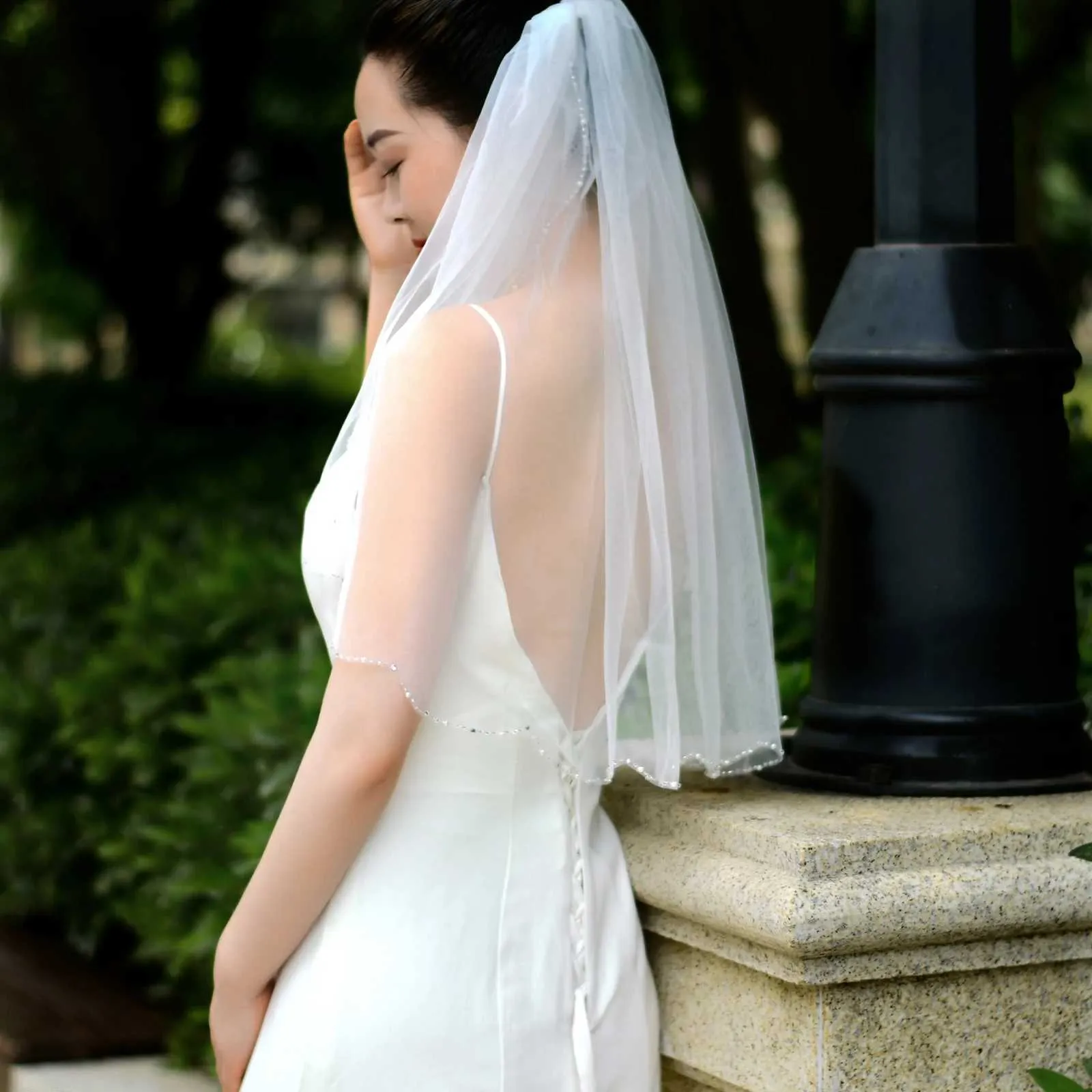 Hair Jewelry Short Wedding Veils Rhinestones Bridal Veil Crystal Beaded Bead Edge 60CM with Comb Bachelorette Party_voghion.com