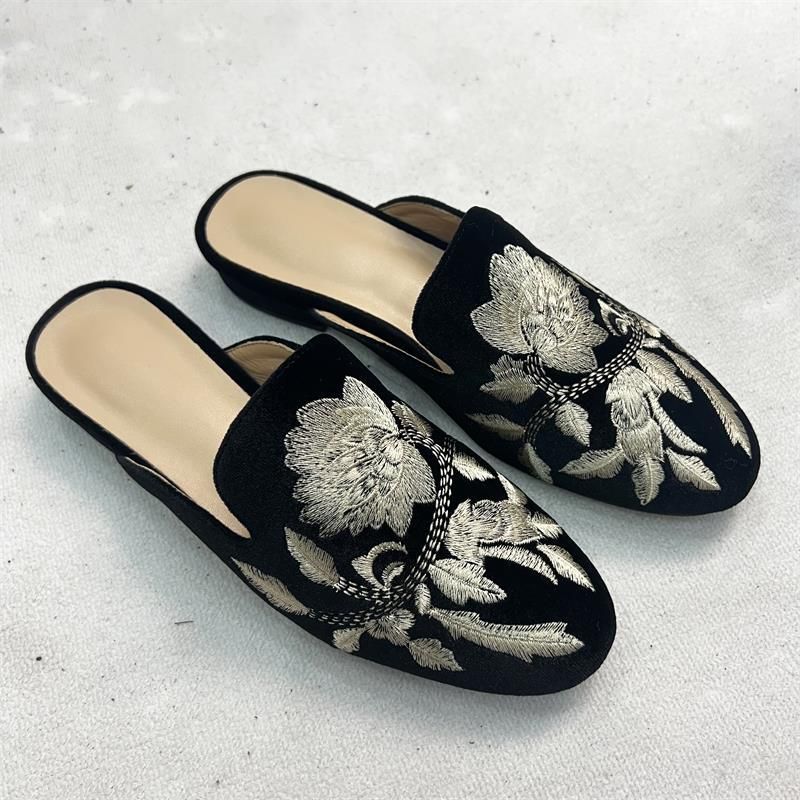 Nieuwe Chinese stijl 2024 nieuw product geborduurde wer half lipper modieuze ronde neus platte bodem andal dames_voghion.com