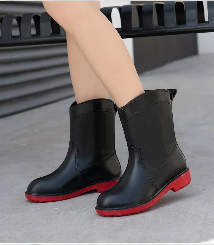 Waterproof Women's Rain Boots Lace Up Rubber Ankle Boots Black_voghion.com