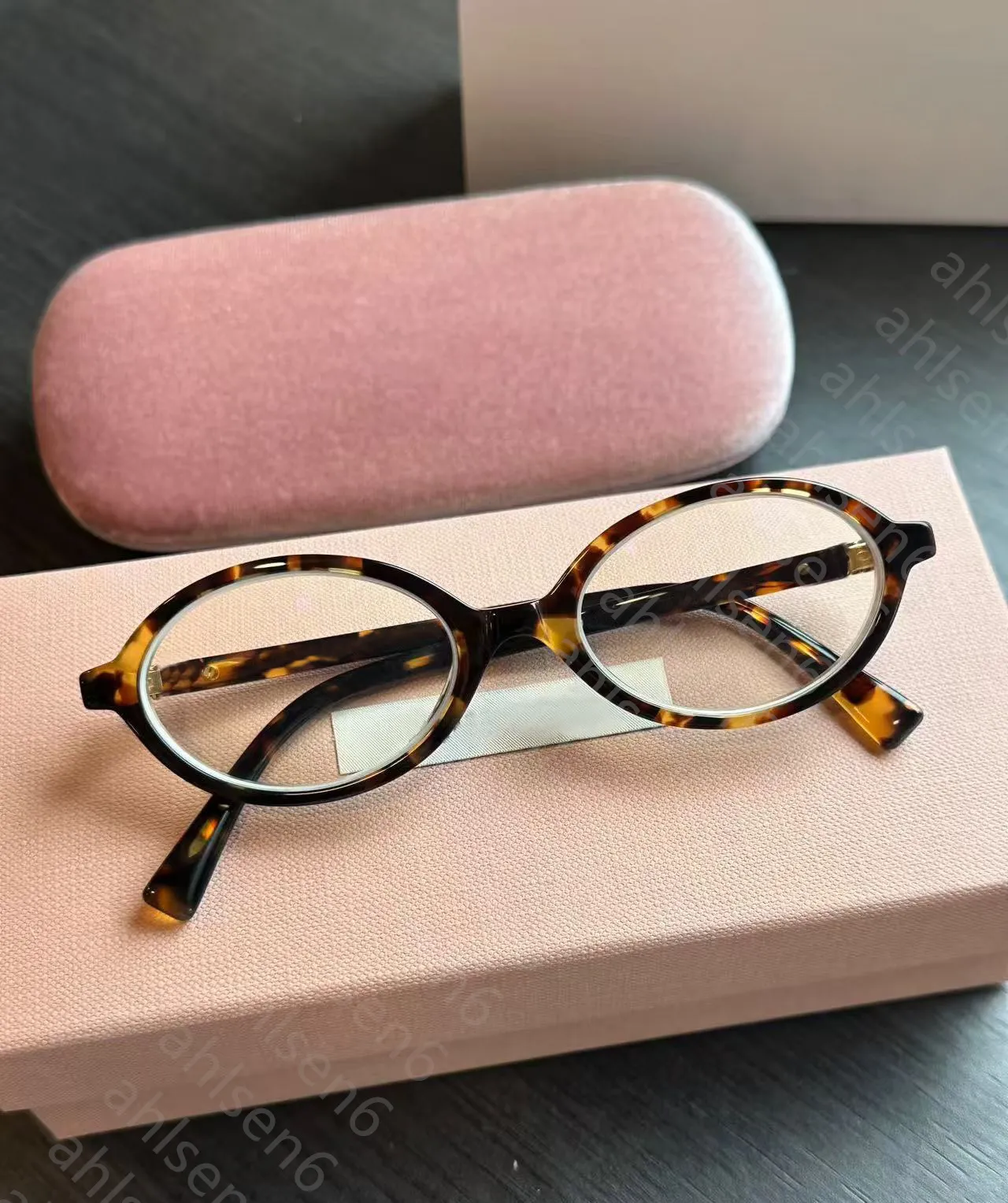 MIU Designer For Women Oval Nerd Men Shades Outdoor Fashion Photography Sun Classic Sunglasses High Quality Travel Glasses_voghion.com