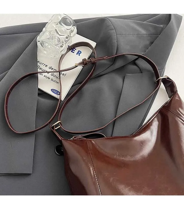 Damen Pu s Solid Glossy Leder Messenger Schultertasche Weibliche Große Kapazität Casual Pendler Umhängetasche_voghion.com