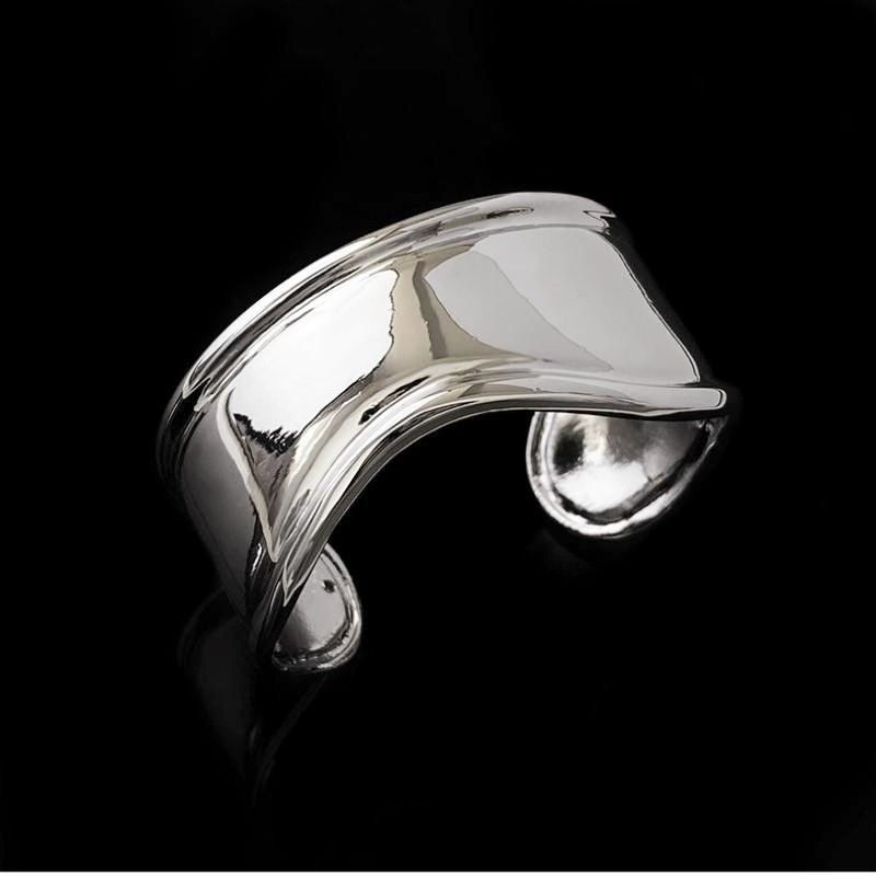 Bracciale rigido donna in metallo ondulato - bangle geometrico_voghion.com