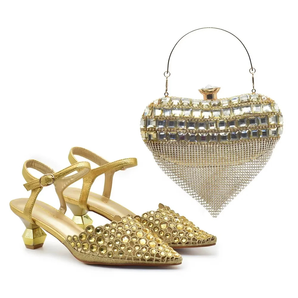 New heart-shaped clutch dinner bag with pointy heels for women