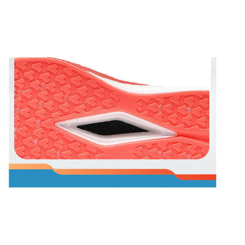 Raccomandazione principale: un paio di scarpe da corsa con membrane in gomma antideflagranti e piastre in carbonio._voghion.com