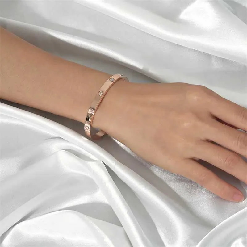 Classic Zircon Charm Bangle Bracelet For Couples Stainless Steel_voghion.com