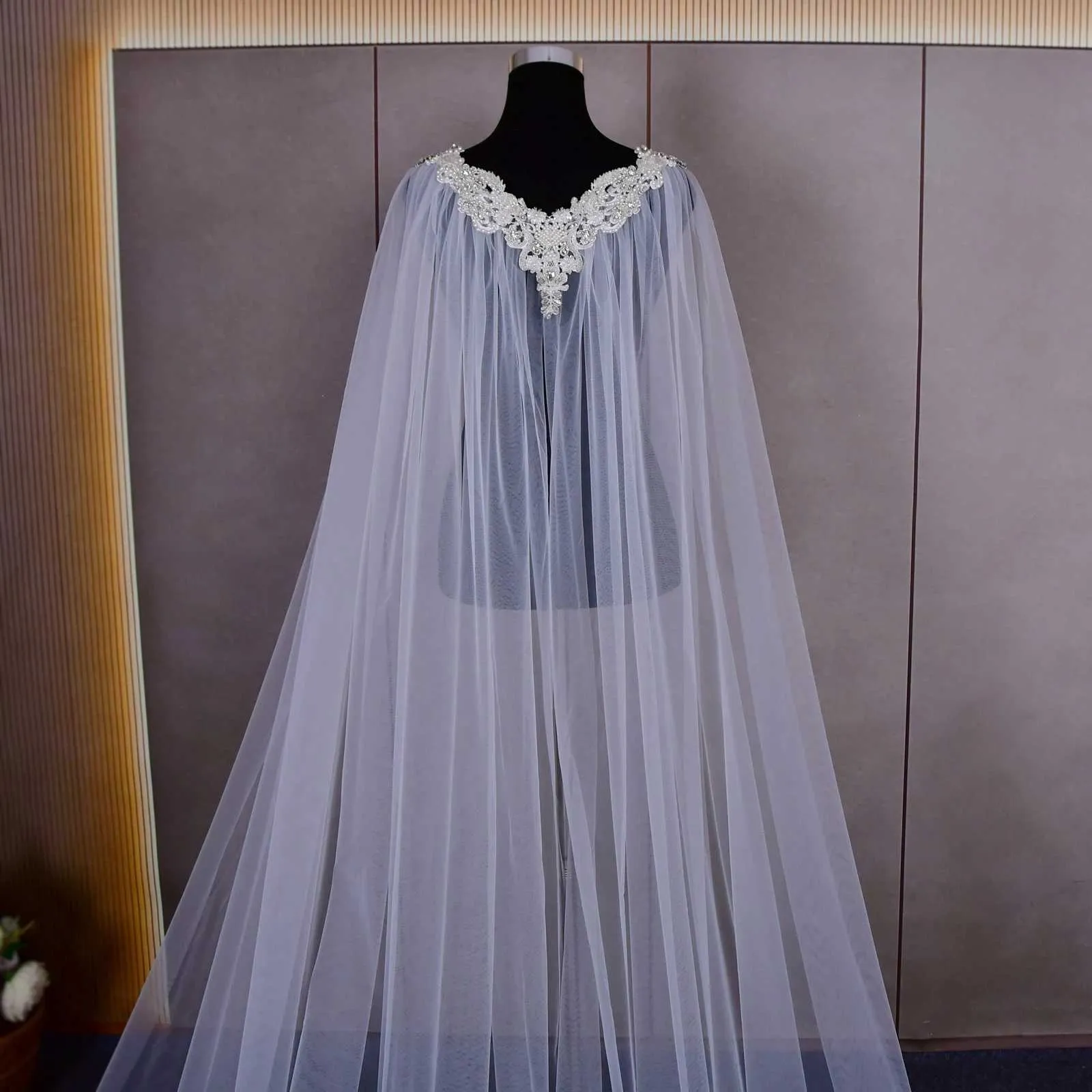 Voile de mariée et cape pour mariage et soirée avec fleurs 3d_voghion.com