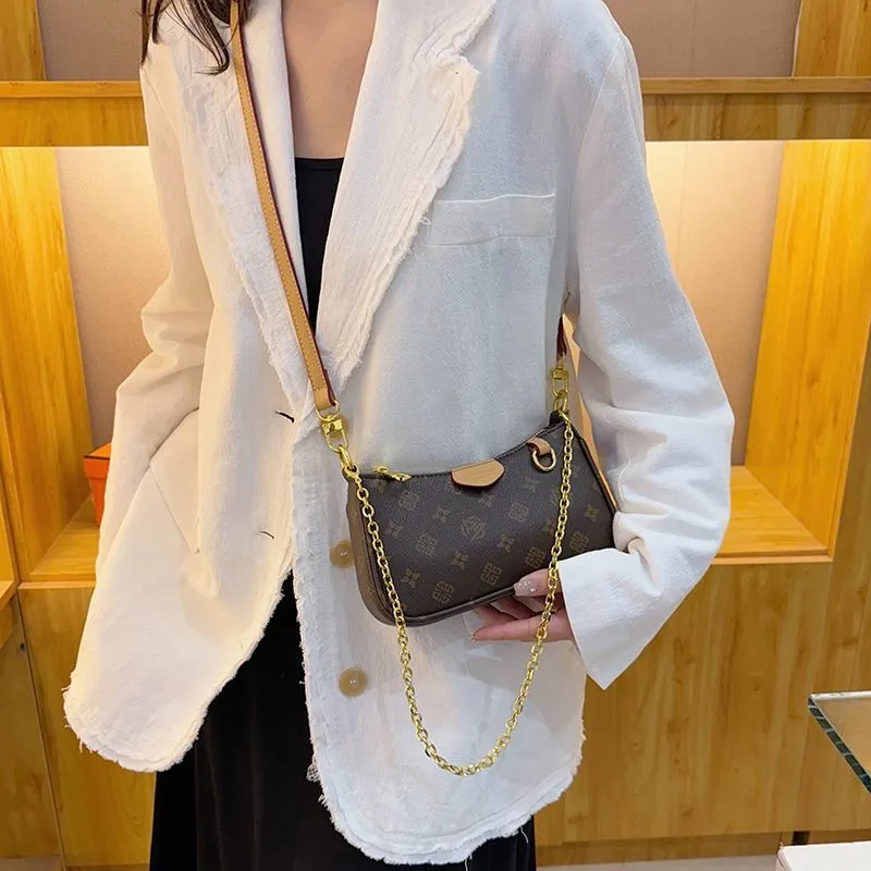 Neue Hobo-Wickeltasche für Damen mit großem Fassungsvermögen, mit eingesetzter Schnalle und gesteppter Pendler-Schultertasche_voghion.com