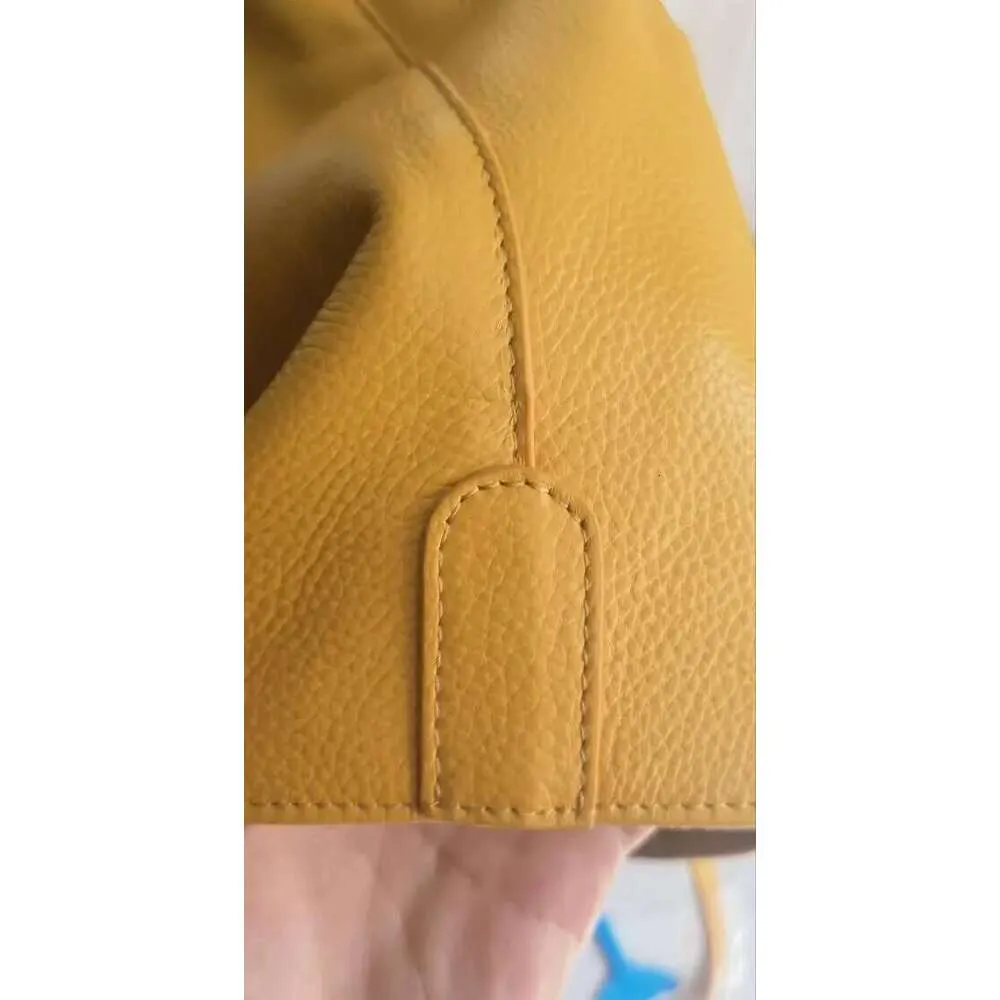 Dames leren tote bag grote schoudertas in geel_voghion.com
