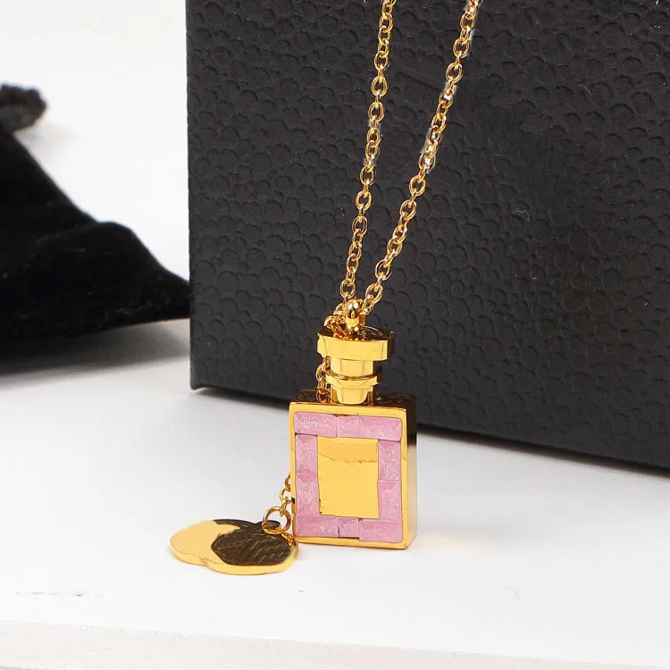 Pendentif lettre de créateur de style X580 Nes plaqué or Crysat femmes bijoux de fête de mariage accessoires double coeur_voghion.com