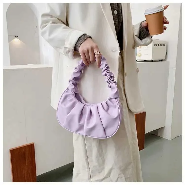 Stijlvolle pu schoudertas met plooi design dames handtas cloud model_voghion.com