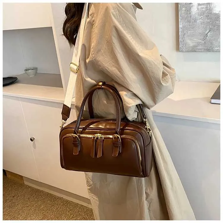 Vintage Handbags for Women Solid Pu Leather s Large Capacity Female Commute Wide Strap Crossbody Packs 2024 NewC241212_voghion.com
