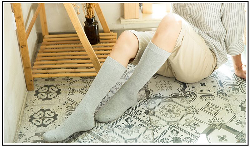 Herfst en nieuwe heren katoenen hoog geborstelde effen kleur warme lange winter dikke badstof sokken groothandel_voghion.com