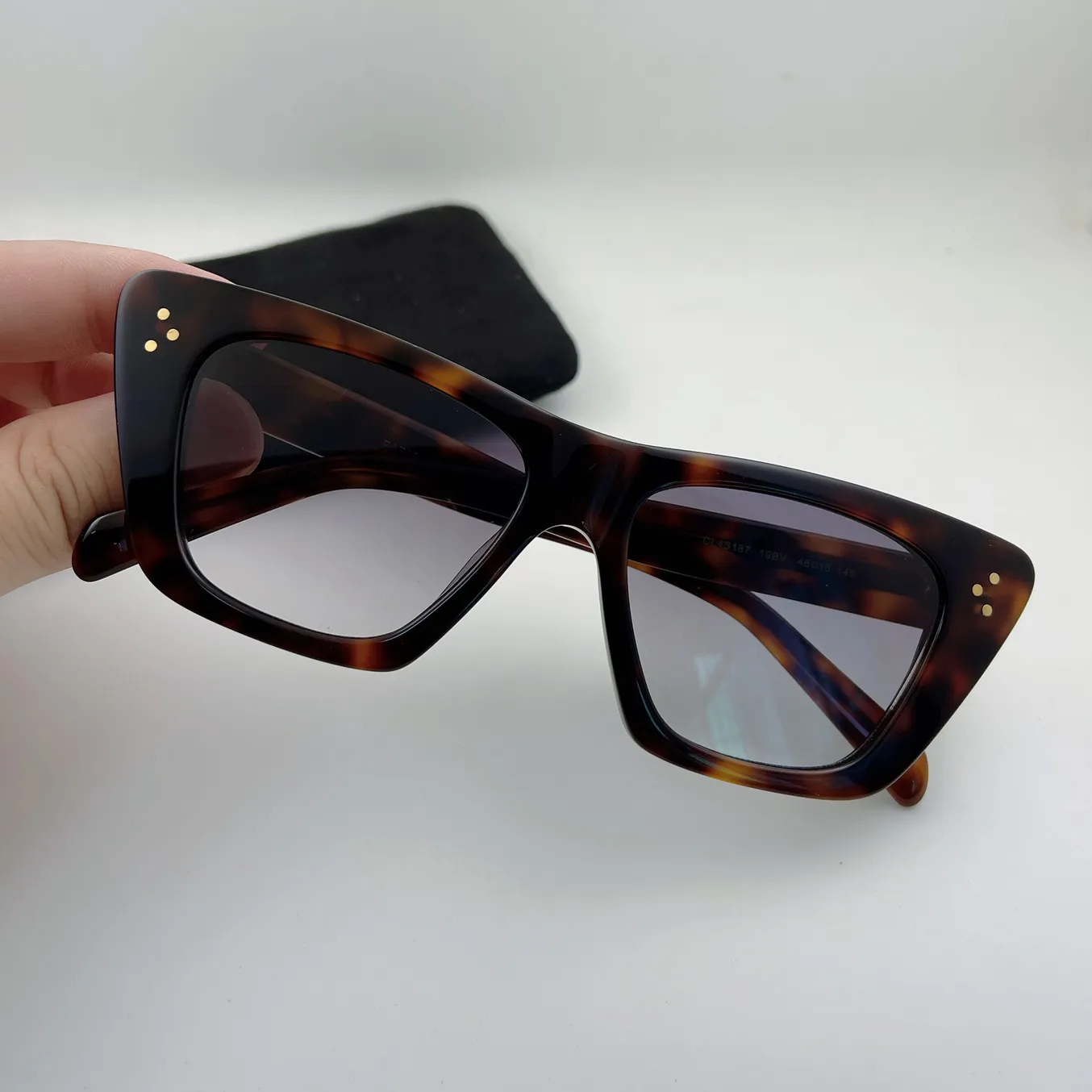 Occhiali da sole 2024 Moda Donna Cat-eye Casual Personalità Occhiali da guida Uomo 4s187_voghion.com