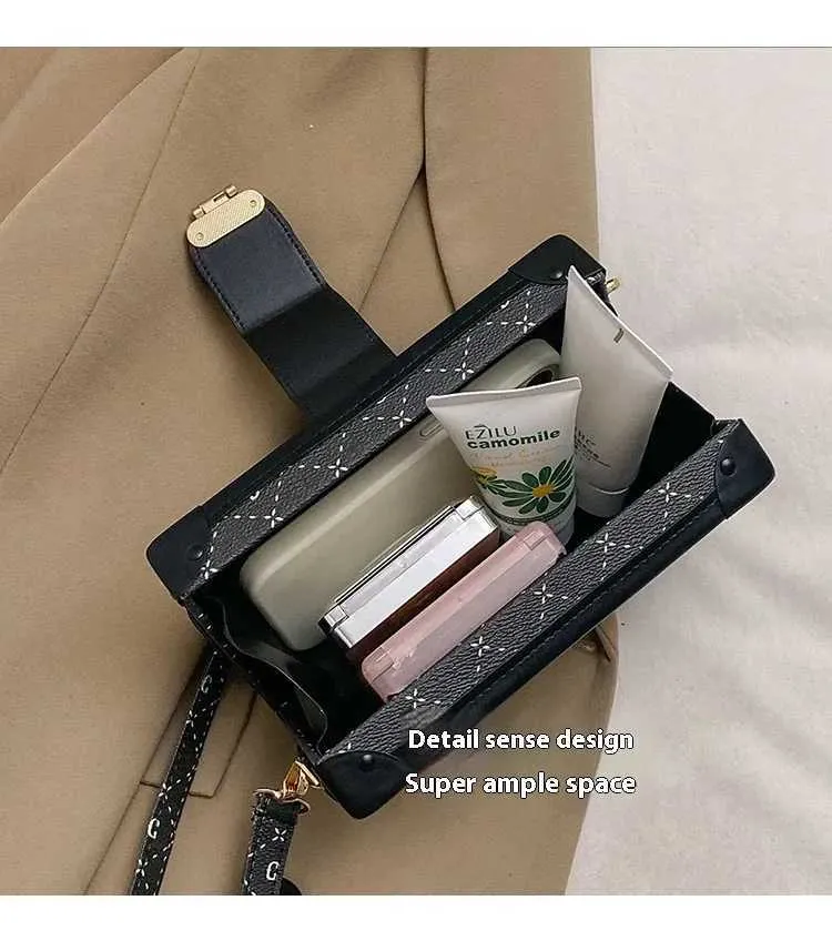 High Texture Small Square New Niche Design Box Bag Light Vintage Print Single Shoulder Crossbody Ba241214_voghion.com