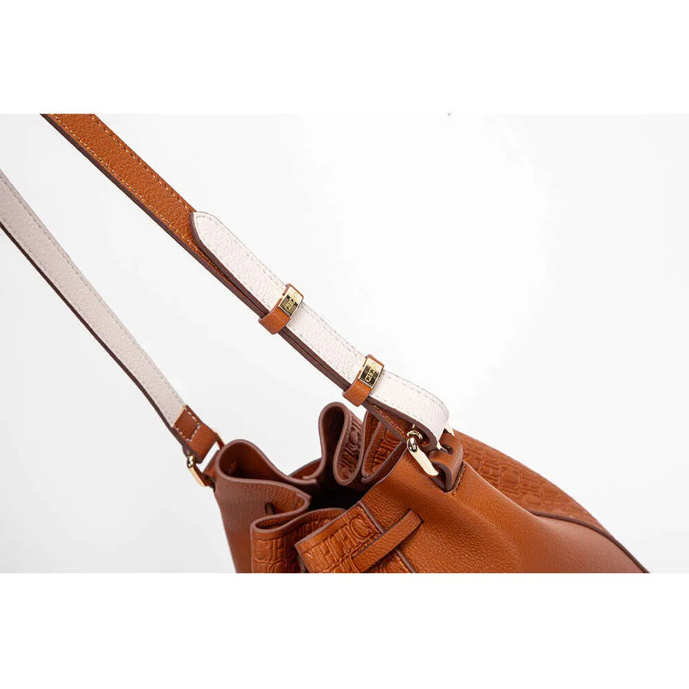 Pink Bucket Bag Large Capacity Shoulder Bag Fashion Handbag_voghion.com