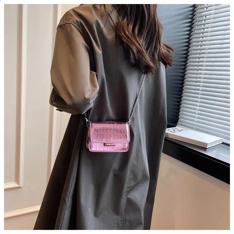 Dieses Jahr superkleine, vielseitige Sommer-Messenger-Tasche mit Kette, modische Mini-Square-SG-Tasche 240827_voghion.com