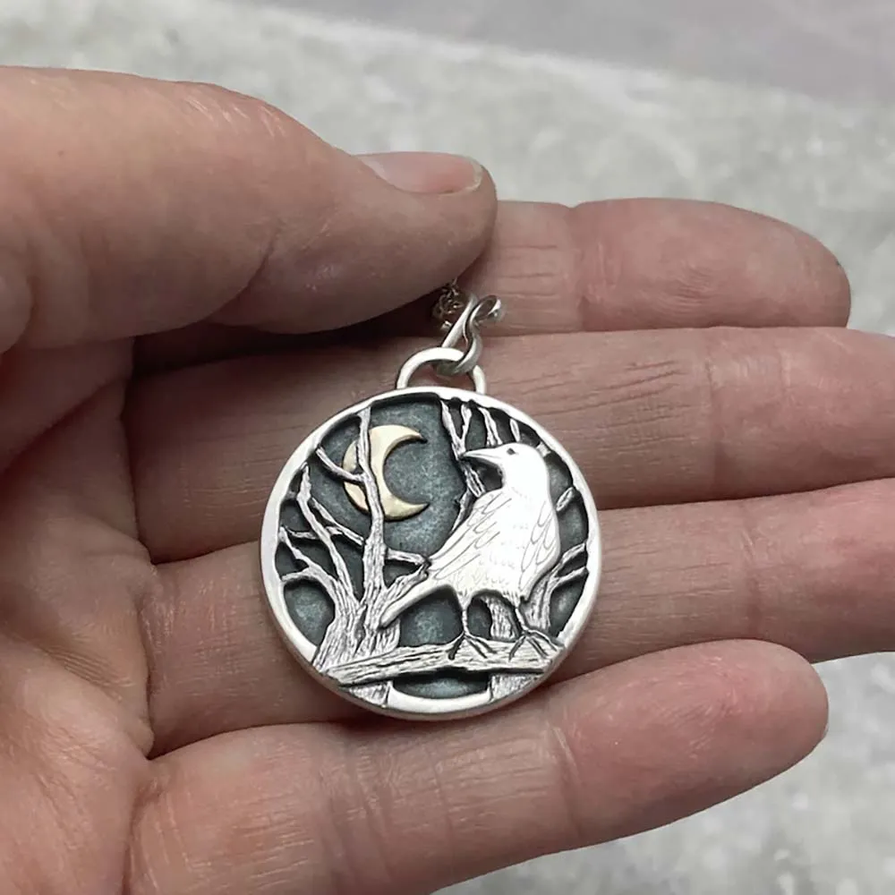 Collier pendentif corbeau et lune style rétro unisexe_voghion.com