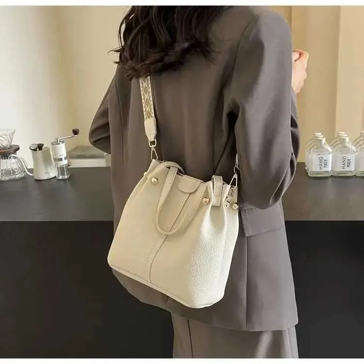 Bag Korean Versatile Bucket Spring And Summer Broadband Shoulder Messenger Bag Womens Handba241128_voghion.com