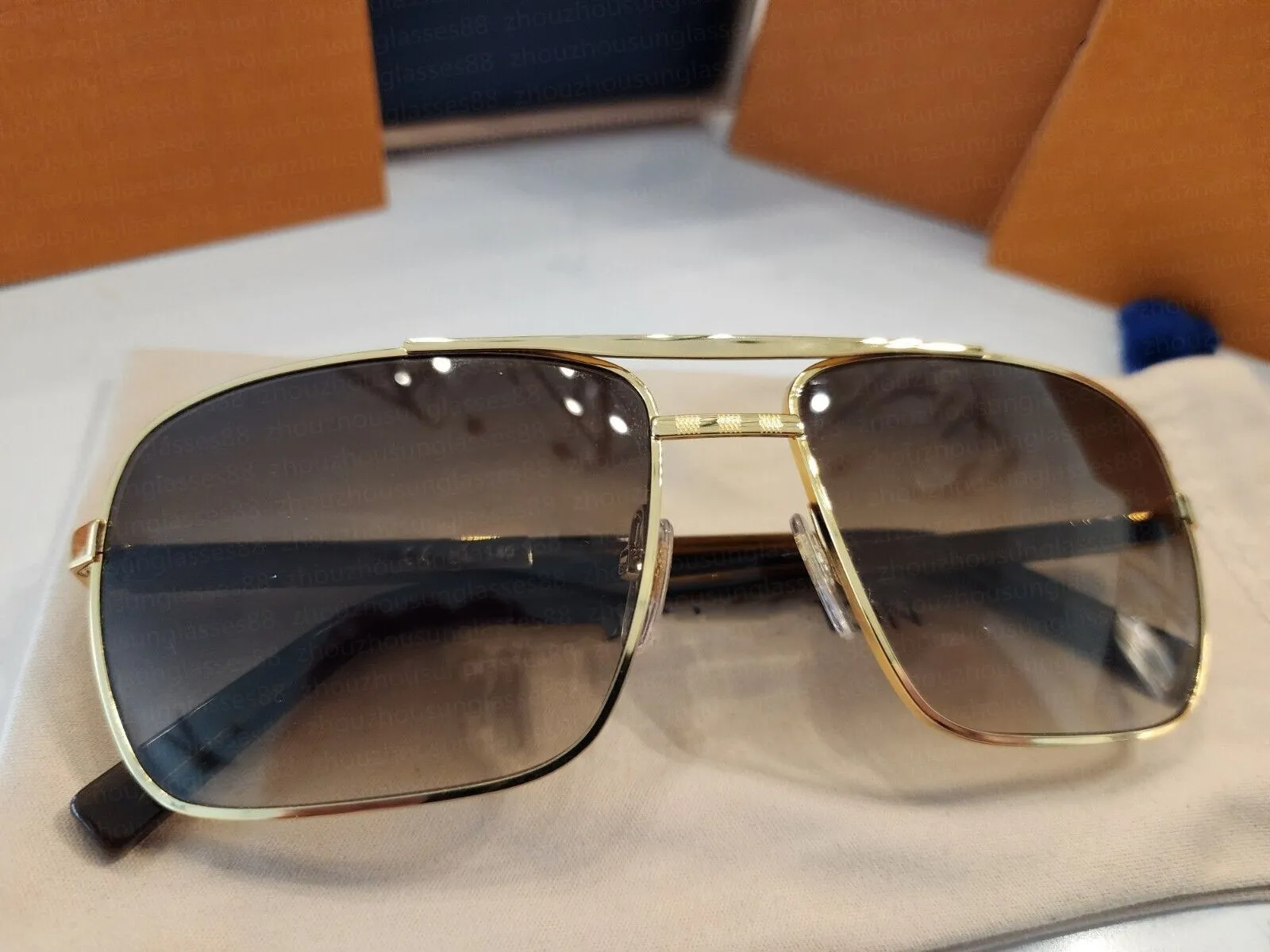 Occhiali da sole firmati 2025fashion per uomo, stile classico, montatura quadrata in metallo, popolari, retrò, avanguardia, per esterni, UV 400_voghion.com