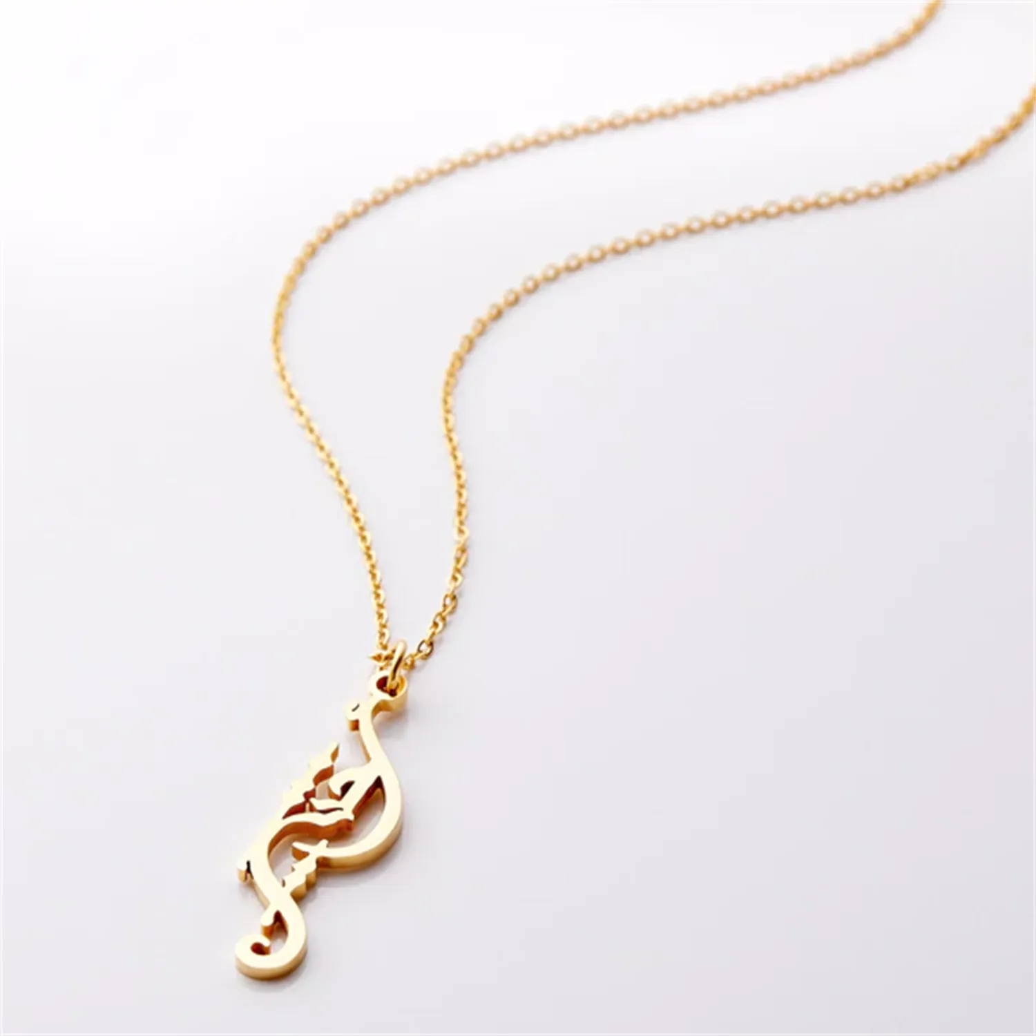 Collane con ciondolo Collana con calligrafia sorella V2 Collane con nome arabo personalizzato Gioielli musulmani arabi in acciaio inossidabile per_voghion.com