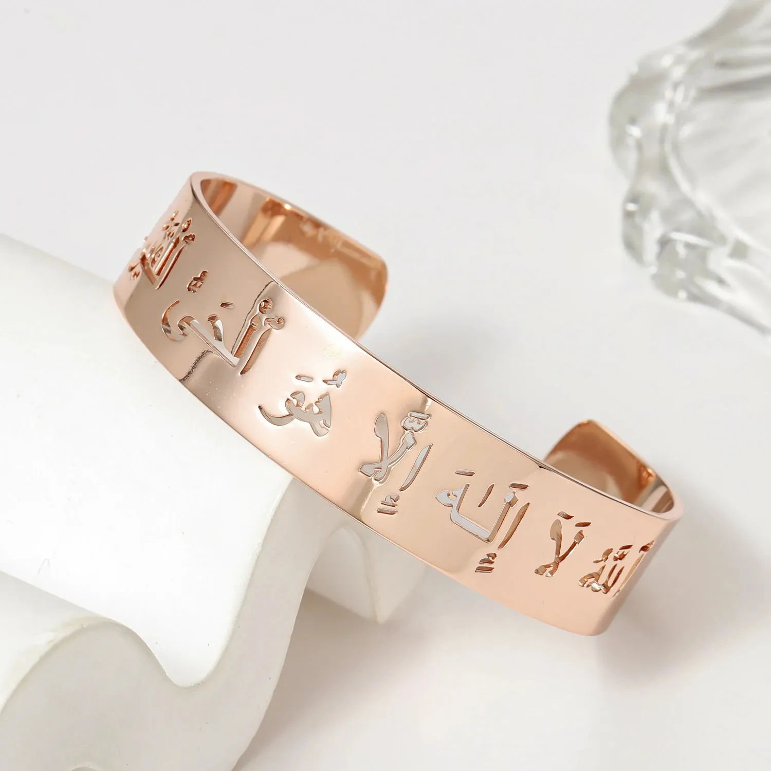 Braccialetto regolabile personalizzato con nome arabo cavo in acciaio inossidabile, aperto, largo, regalo musulmano per le donne_voghion.com