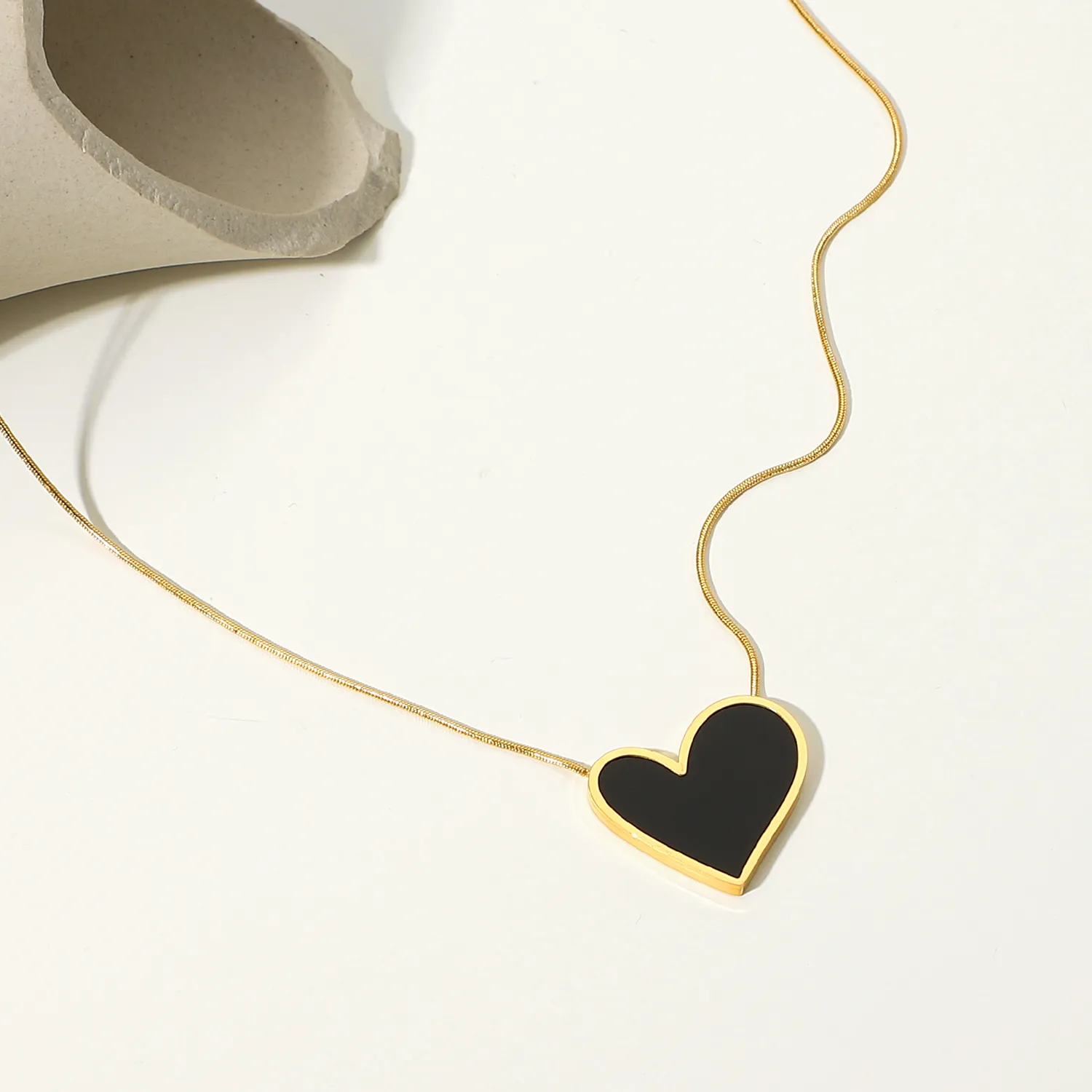 Catene Stile Vintage Placcato Oro Nero Cuore Irregolare Collana Regalo Acciaio Inossidabile Smalto Pendente Per Le Donne_voghion.com
